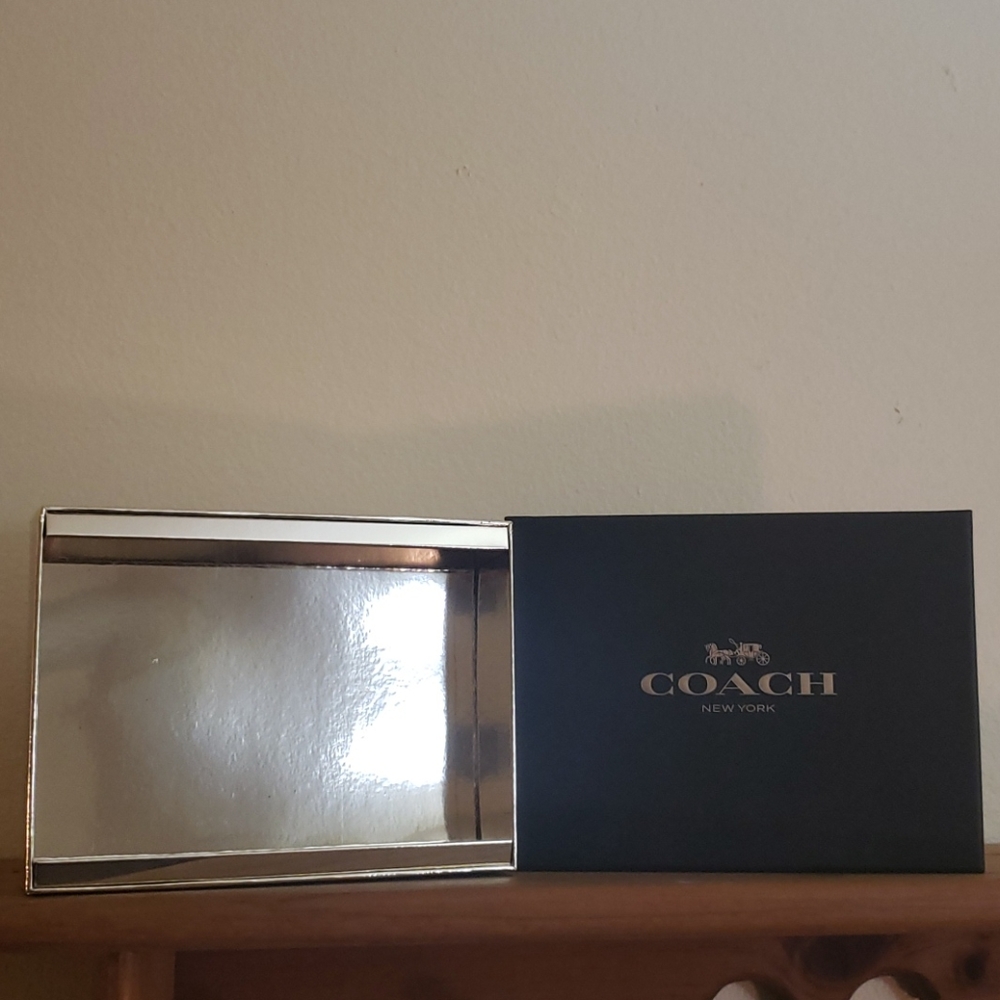 Coach empty box - Picture 2 of 3